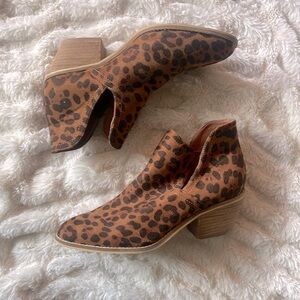 CHUNKY HEEL SUEDE ANKLE‎ BOOTS - LEOPARD